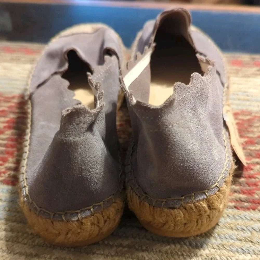 Macarena NWOB Gray Suede Scalloped Espadrille Shoe 37 US 6.5 Jute Hand Sewn Grey